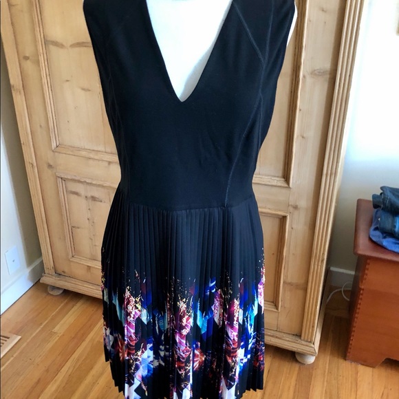 EUC Sandro Sleeveless Pleated Dress Size 3 (US 12) - Picture 2 of 7